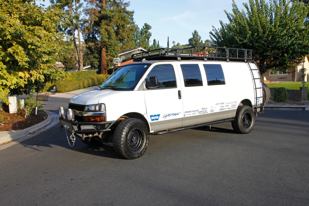 2016 Chevrolet Express - Image 8 of 31