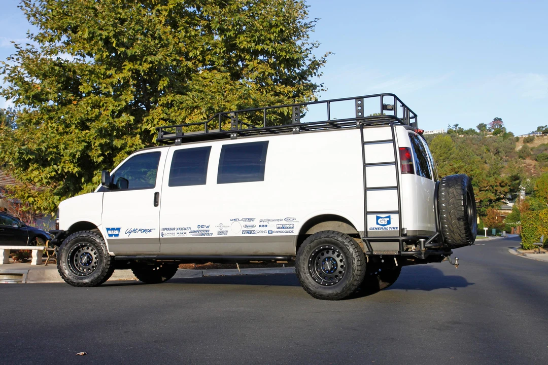 2016 Chevrolet Express - Image 12 of 31