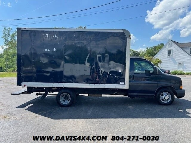 2016 Chevrolet Express - Image 8 of 12