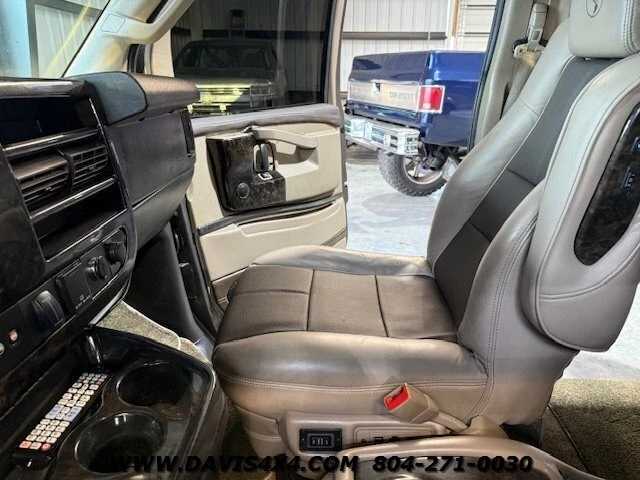 2016 Chevrolet Express - Image 23 of 31