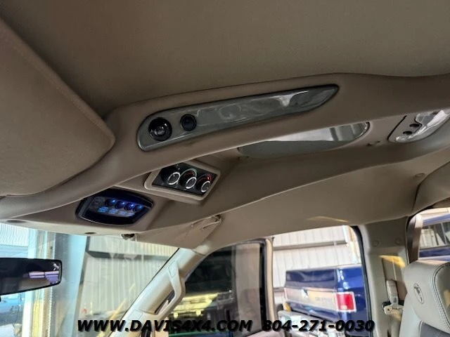 2016 Chevrolet Express - Image 24 of 31