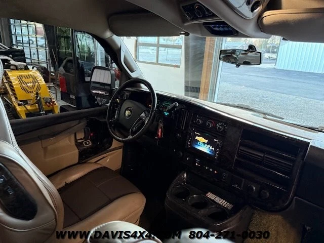 2016 Chevrolet Express - Image 11 of 31