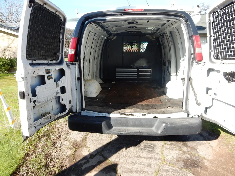 2016 Chevrolet Express - Image 4 of 7