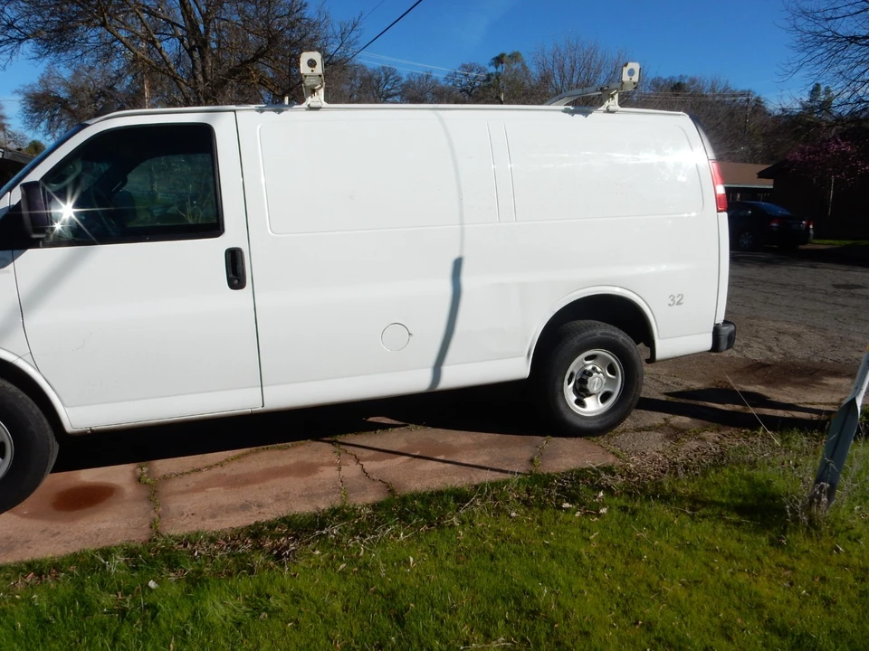 2016 Chevrolet Express - Image 2 of 7