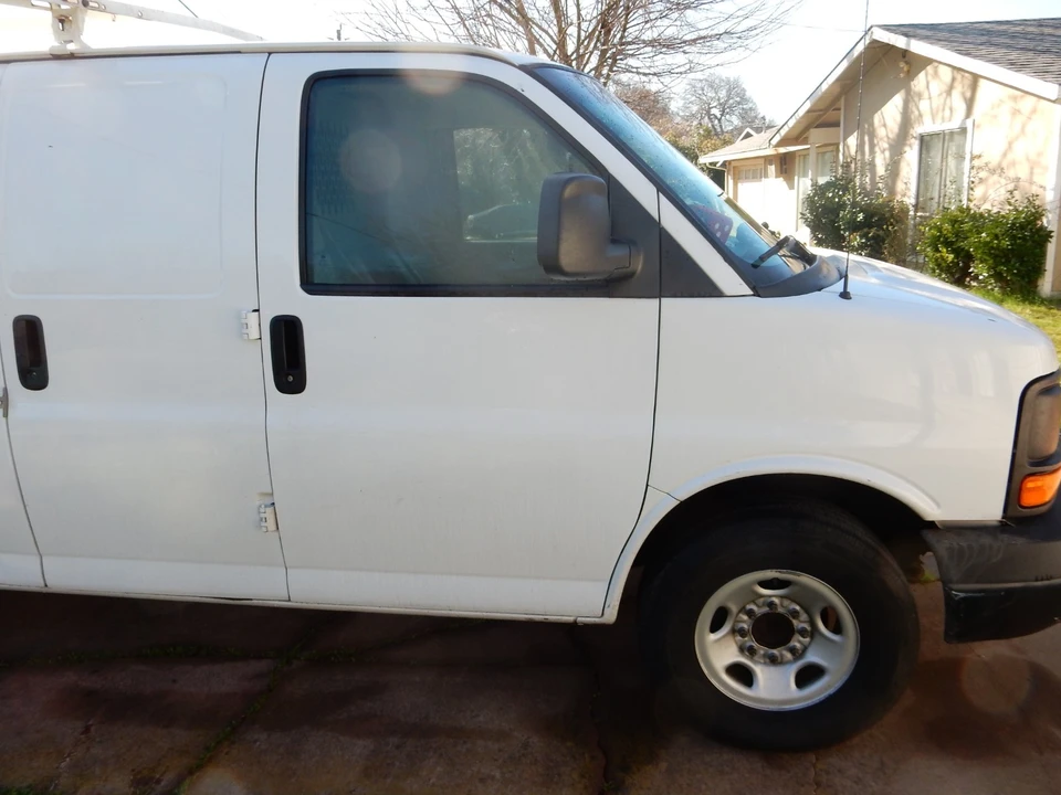 2016 Chevrolet Express - Image 7 of 7