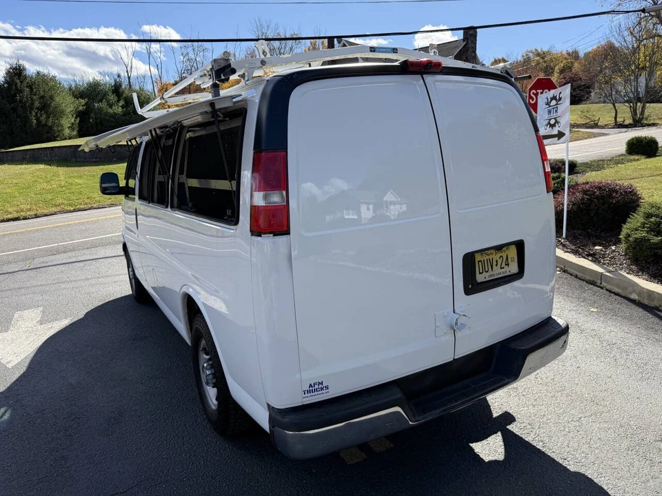 2016 Chevrolet Express - Image 6 of 12