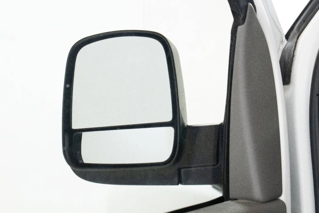 2016 Chevrolet Express - Image 11 of 12