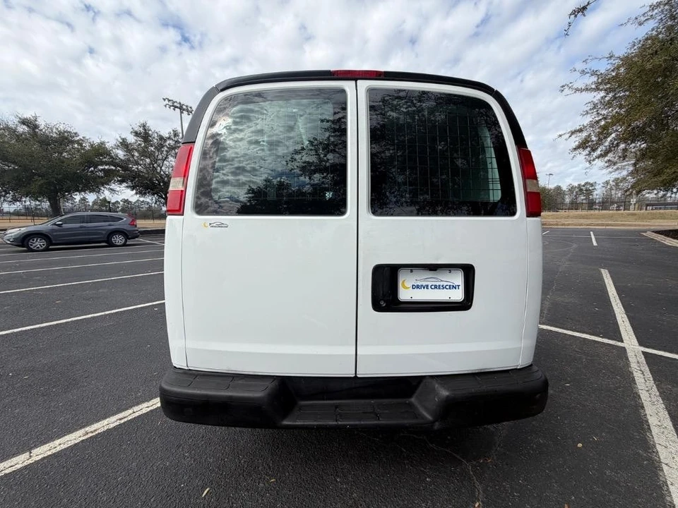 2016 Chevrolet Express - Image 19 of 21