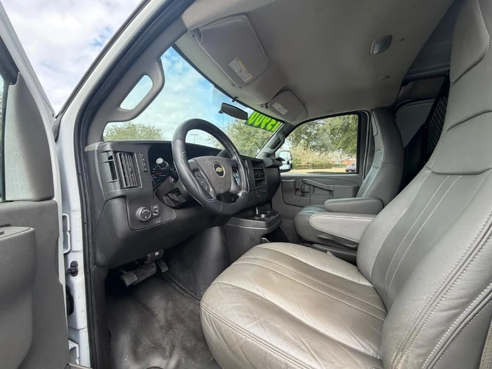 2016 Chevrolet Express - Image 14 of 21
