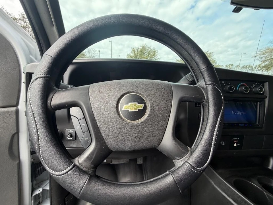 2016 Chevrolet Express - Image 15 of 21