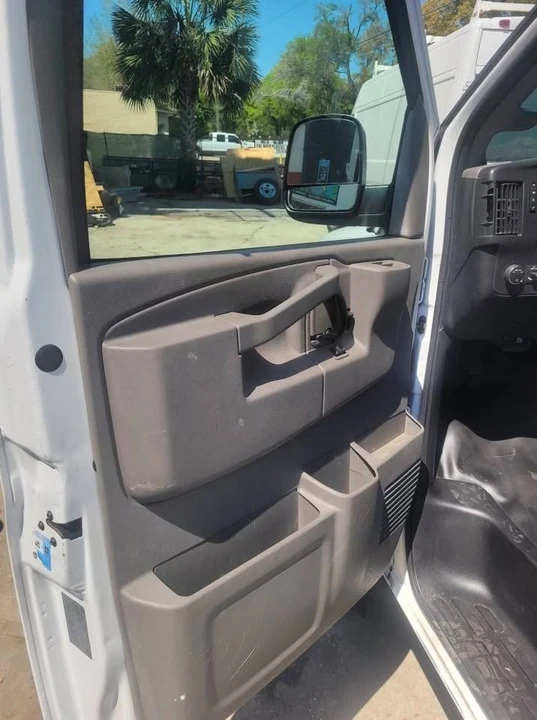 2016 Chevrolet Express - Image 7 of 13