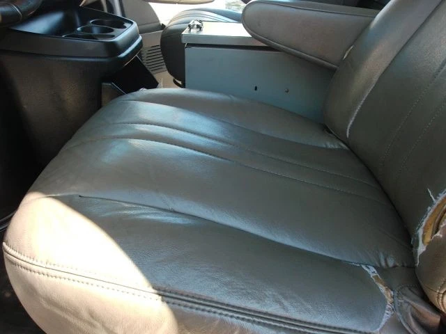 2016 Chevrolet Express - Image 15 of 21