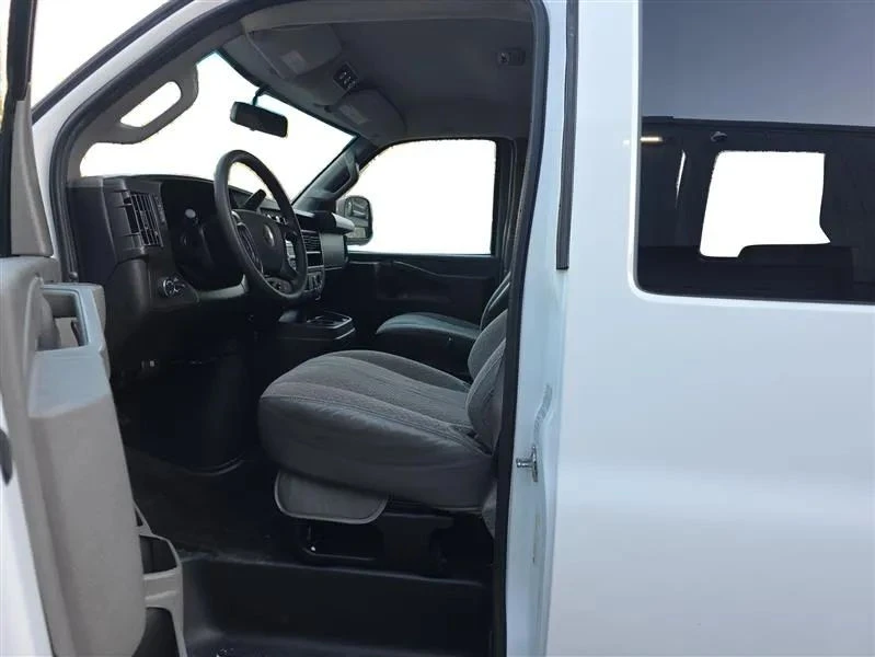 2016 Chevrolet Express - Image 9 of 12