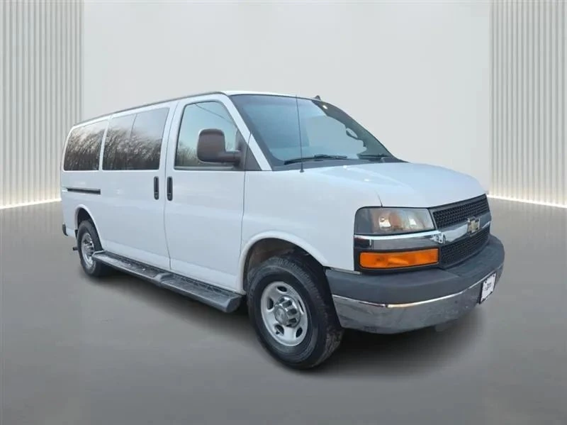 2016 Chevrolet Express - Image 7 of 12