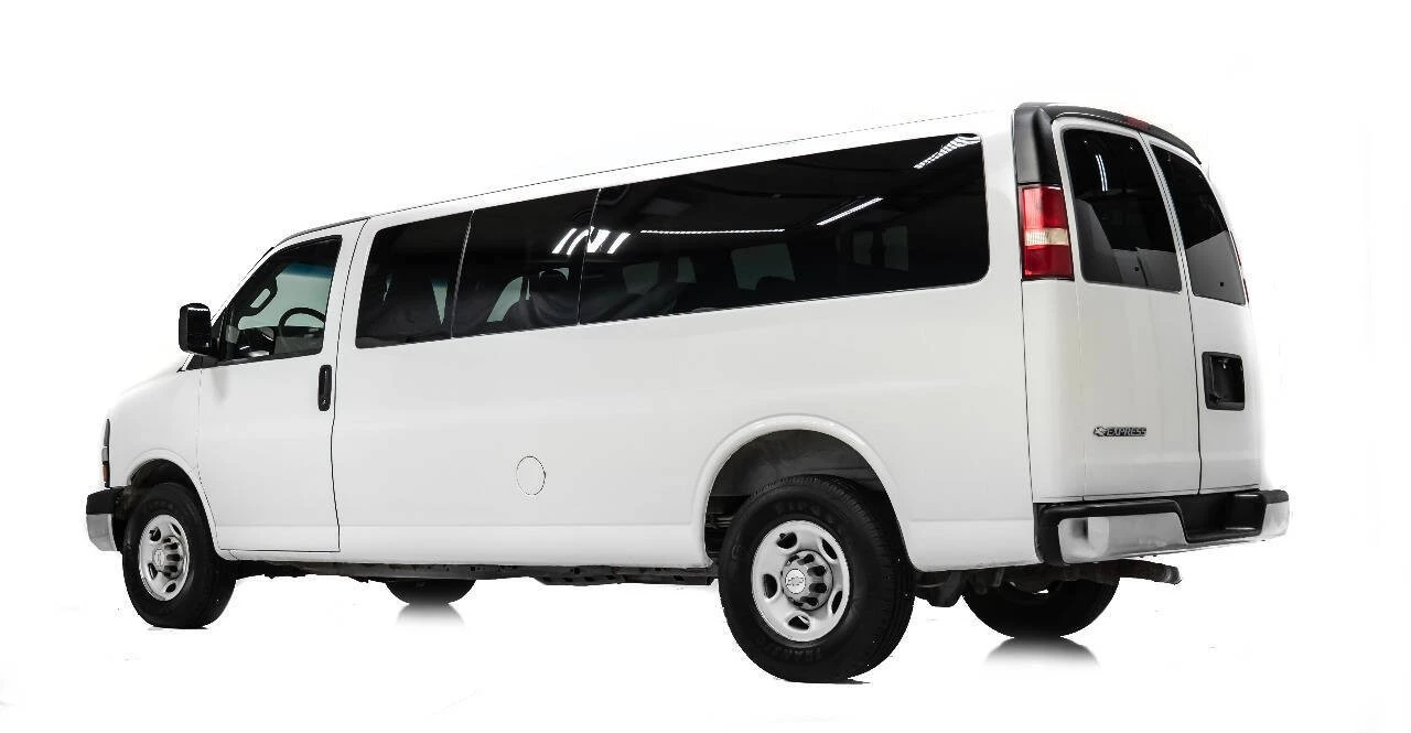 2016 Chevrolet Express - Image 4 of 12