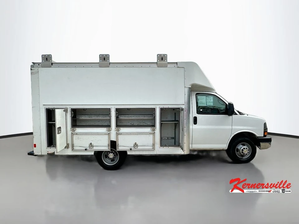 2016 Chevrolet Express - Image 7 of 21