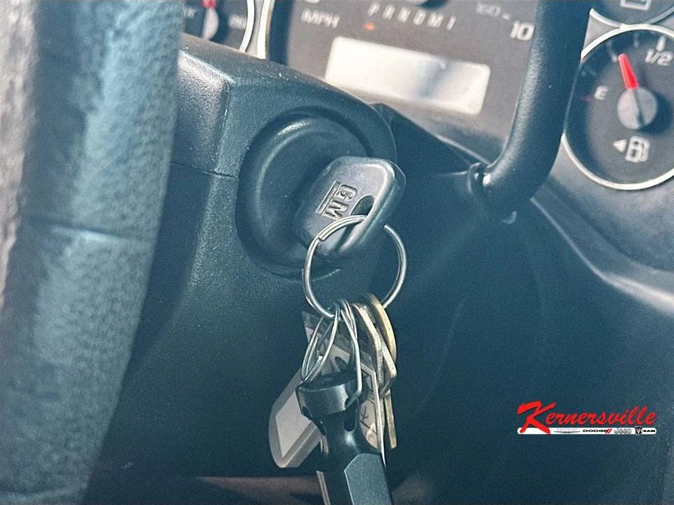 2016 Chevrolet Express - Image 20 of 21