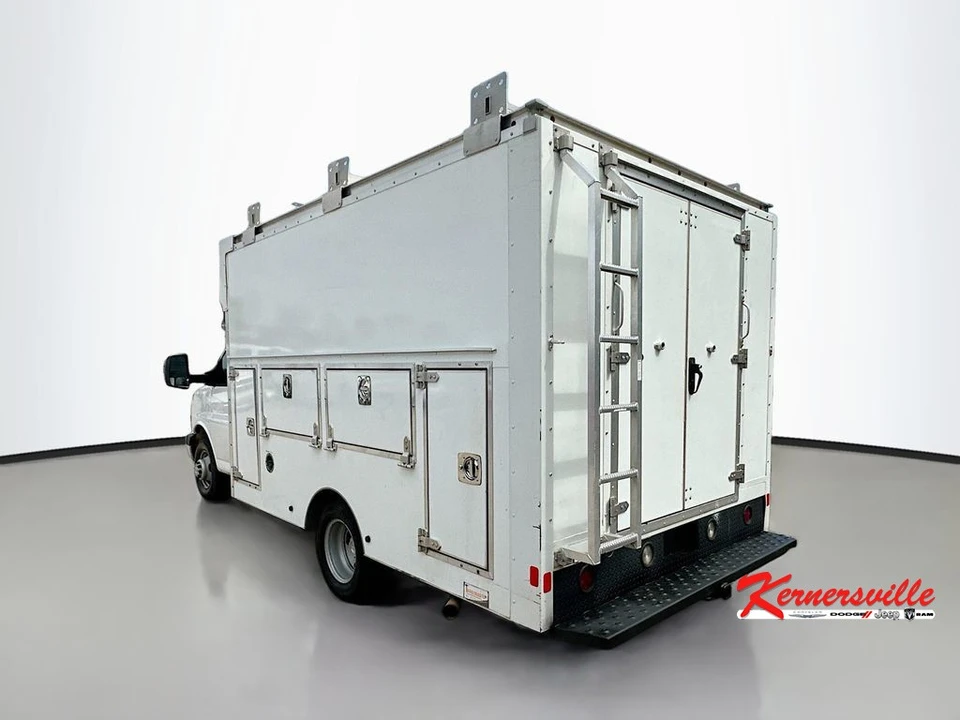 2016 Chevrolet Express - Image 5 of 21