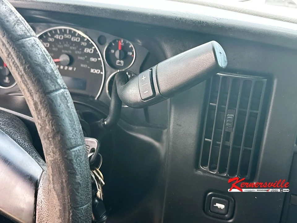 2016 Chevrolet Express - Image 15 of 21