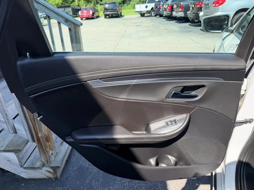 2016 Chevrolet Impala 9th Gen - Image 8 of 16