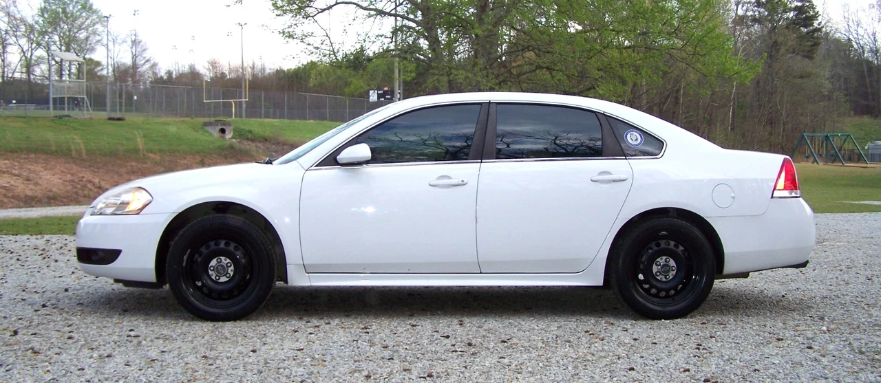 2016 Chevrolet Impala 9th Gen - Image 2 of 19