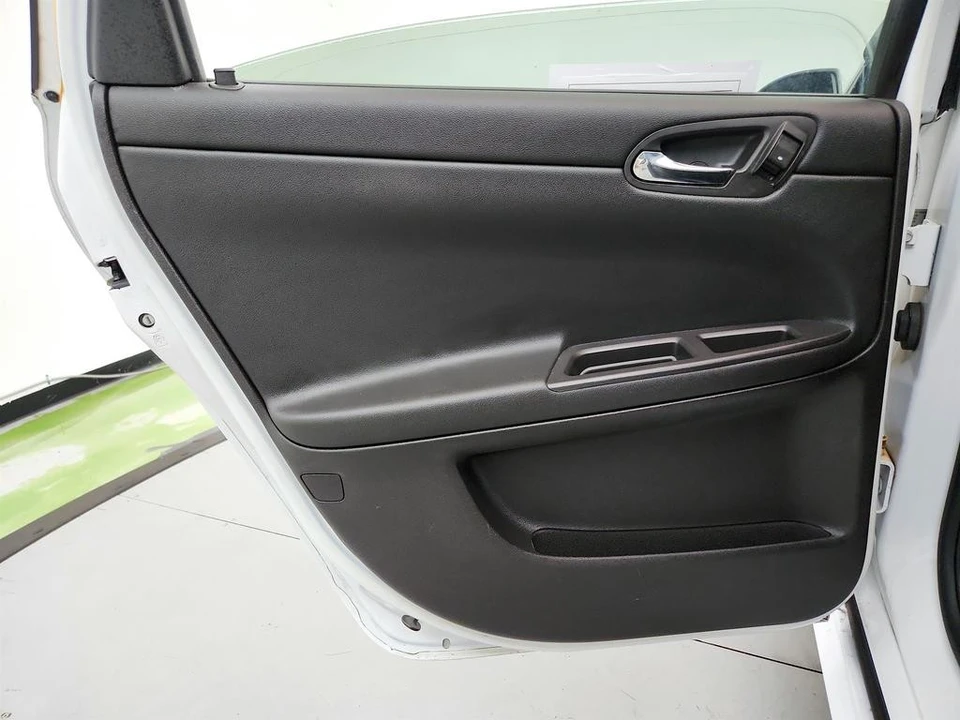 2016 Chevrolet Impala 9th Gen - Image 21 of 31