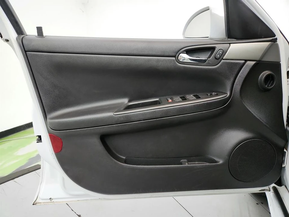 2016 Chevrolet Impala 9th Gen - Image 19 of 31
