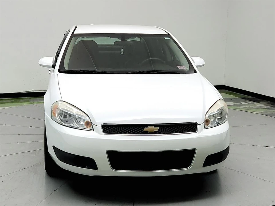 2016 Chevrolet Impala 9th Gen - Image 2 of 31