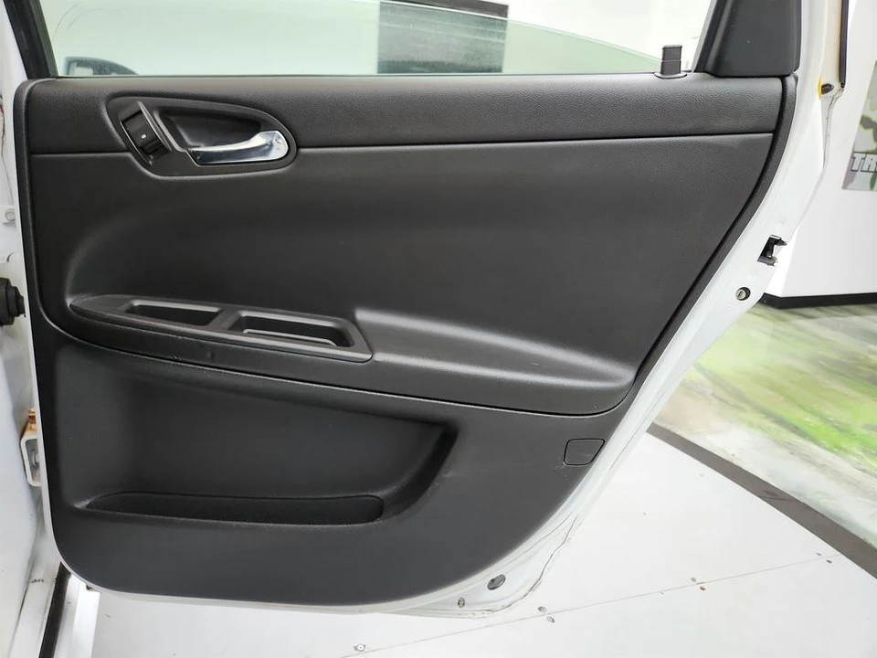 2016 Chevrolet Impala 9th Gen - Image 26 of 31