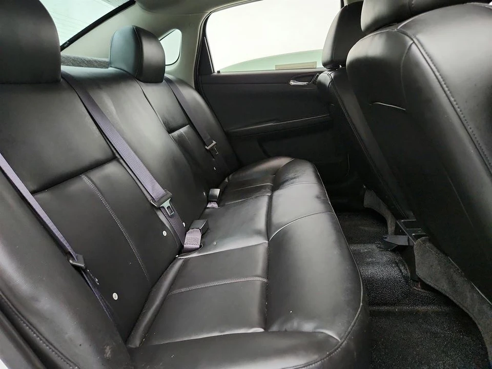 2016 Chevrolet Impala 9th Gen - Image 25 of 31