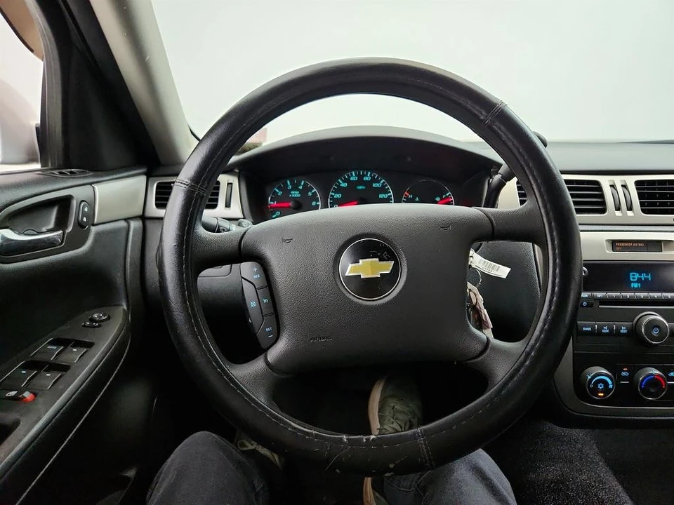 2016 Chevrolet Impala 9th Gen - Image 16 of 31