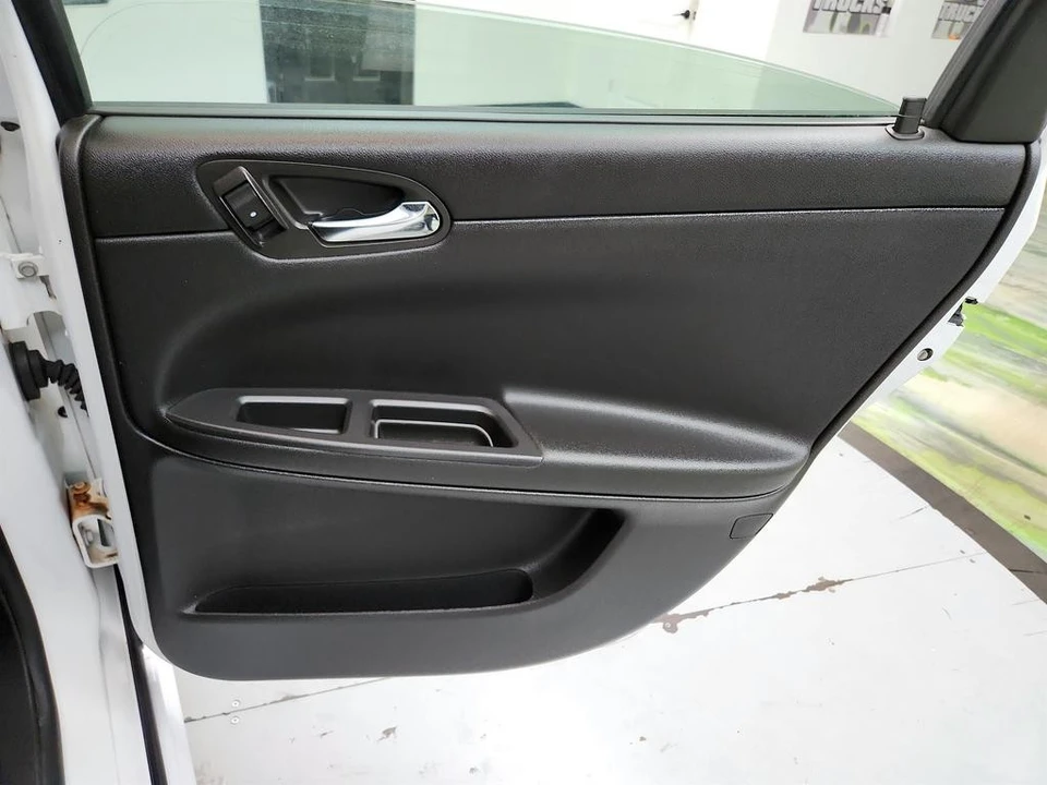 2016 Chevrolet Impala 9th Gen - Image 24 of 31