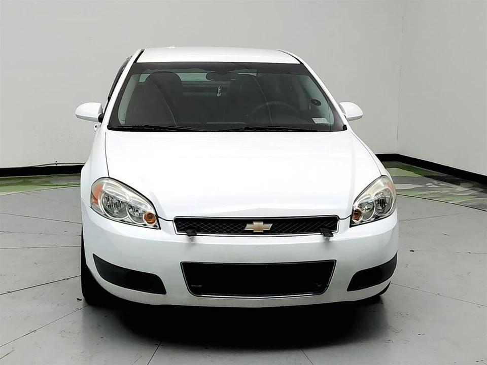 2016 Chevrolet Impala 9th Gen - Image 2 of 31