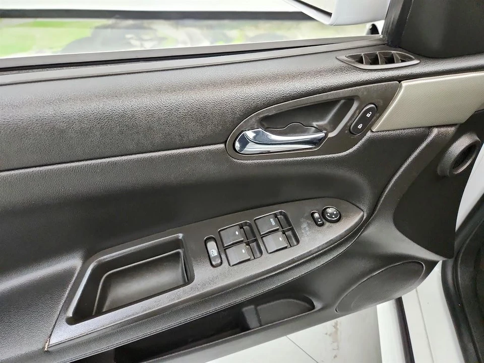 2016 Chevrolet Impala 9th Gen - Image 18 of 31