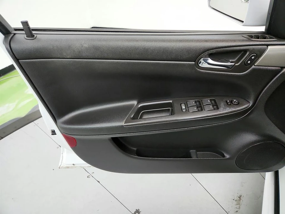 2016 Chevrolet Impala 9th Gen - Image 19 of 31