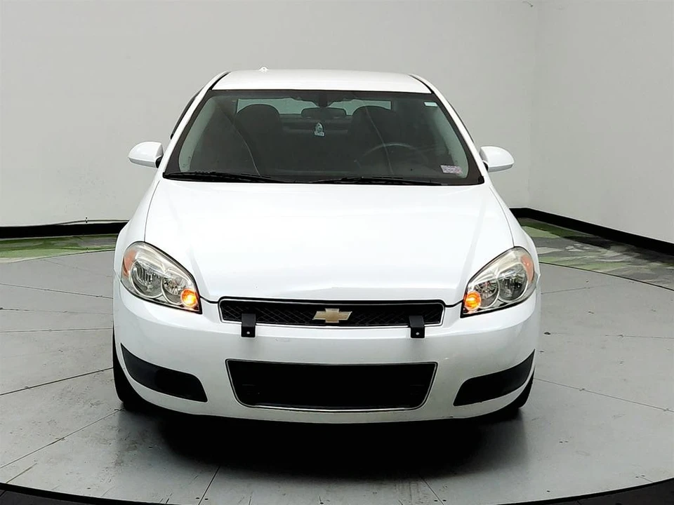 2016 Chevrolet - Image 2 of 31