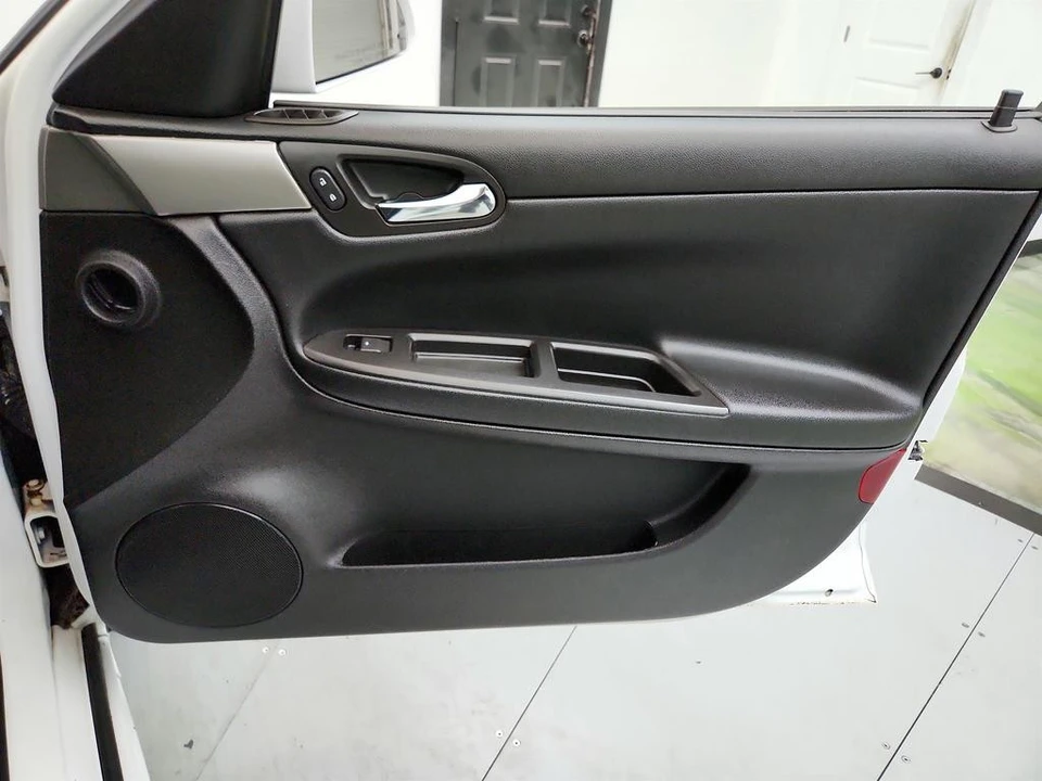 2016 Chevrolet - Image 23 of 31