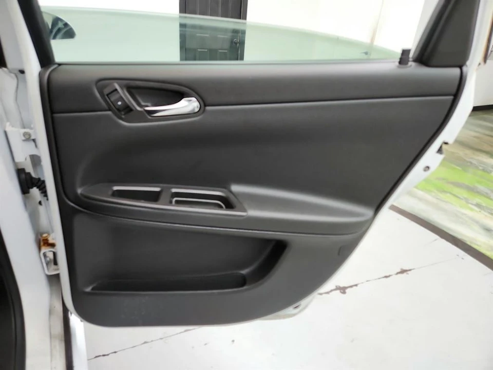 2016 Chevrolet Impala 9th Gen - Image 26 of 31
