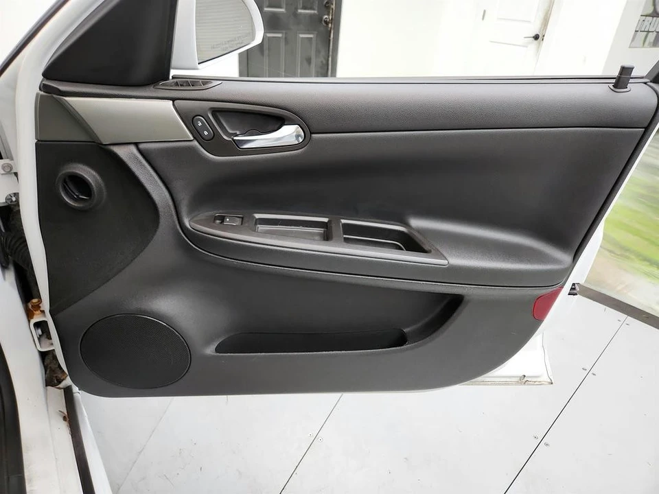 2016 Chevrolet Impala 9th Gen - Image 24 of 31