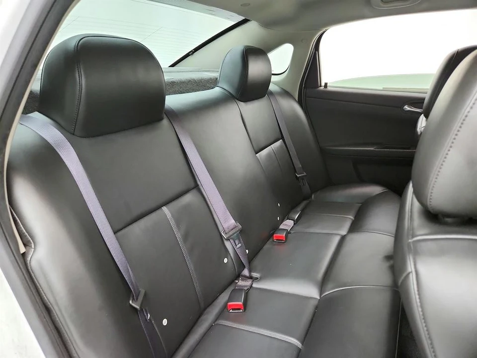 2016 Chevrolet Impala 9th Gen - Image 25 of 31
