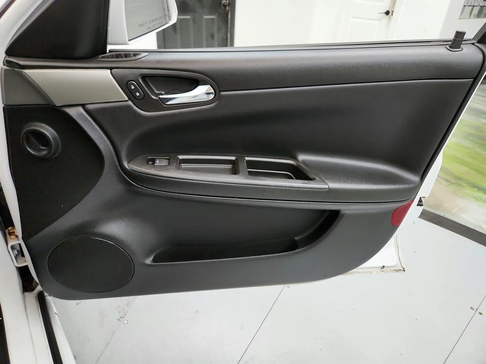 2016 Chevrolet Impala 9th Gen - Image 24 of 31