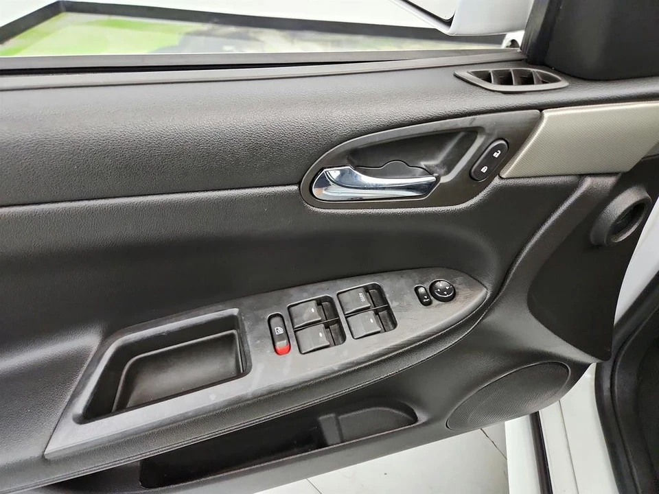 2016 Chevrolet Impala 9th Gen - Image 18 of 31