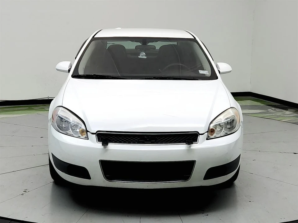 2016 Chevrolet Impala 9th Gen - Image 2 of 31