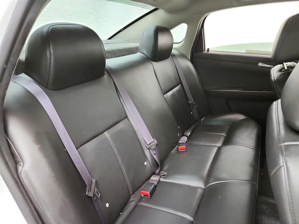 2016 Chevrolet Impala 9th Gen - Image 25 of 31