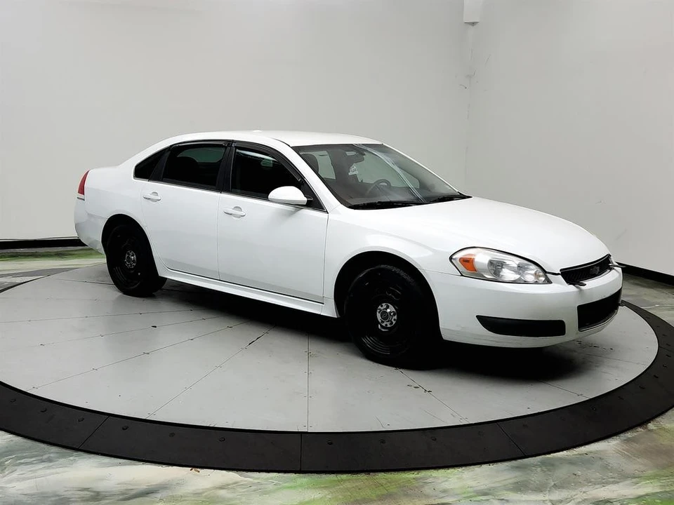 2016 Chevrolet Impala 9th Gen - Image 3 of 31