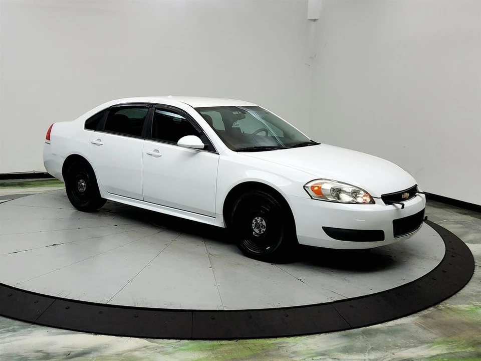 2016 Chevrolet Impala 9th Gen - Image 3 of 31