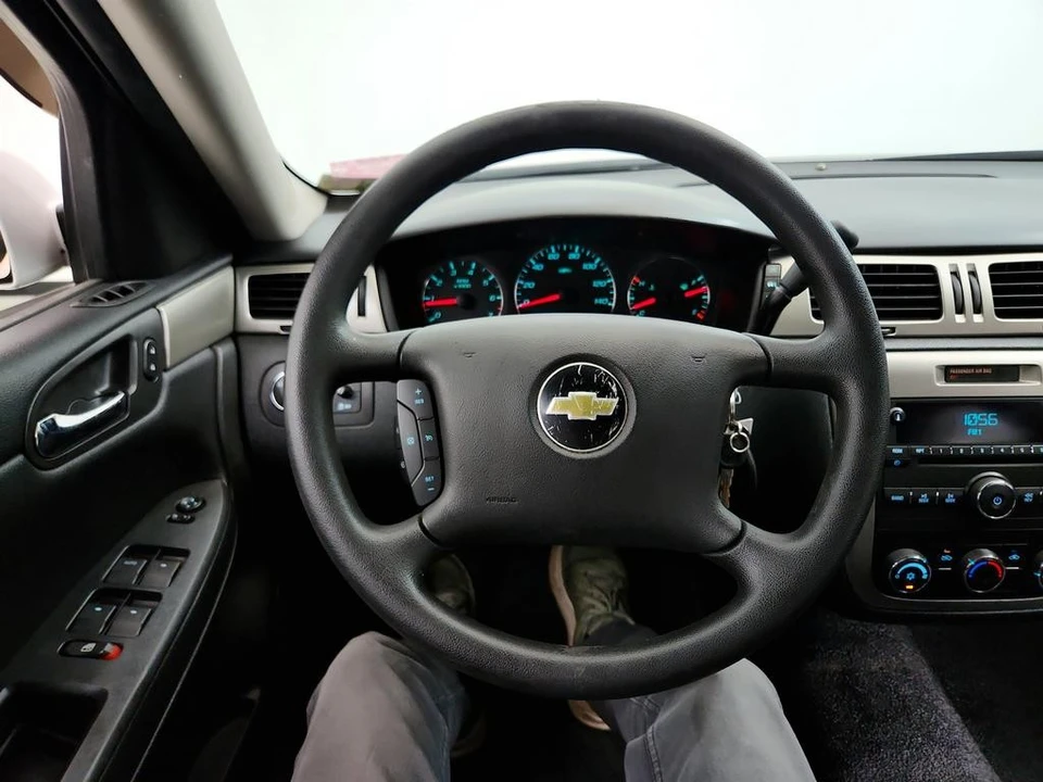 2016 Chevrolet Impala 9th Gen - Image 15 of 31