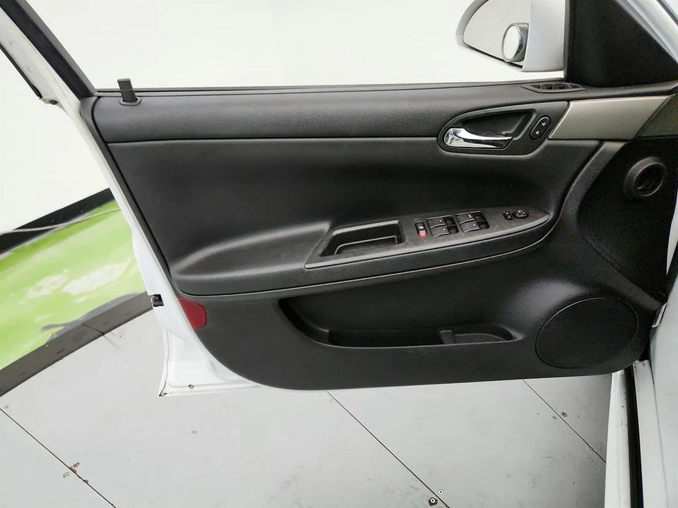 2016 Chevrolet Impala 9th Gen - Image 19 of 31