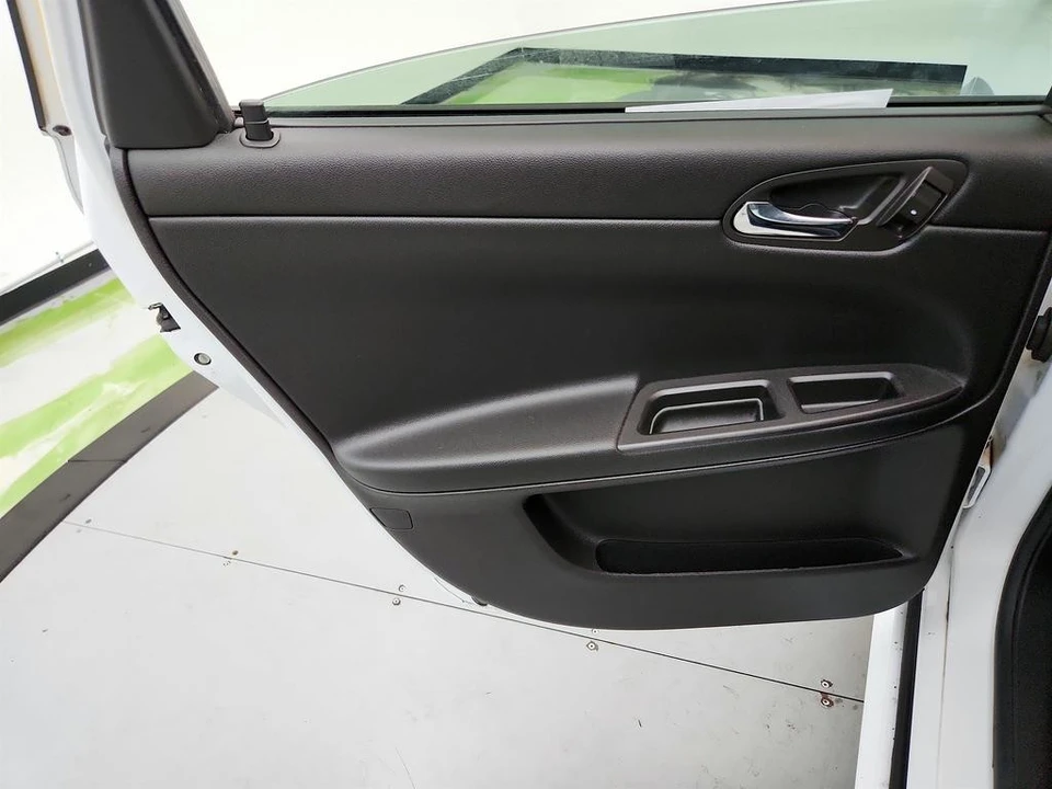 2016 Chevrolet Impala 9th Gen - Image 21 of 31