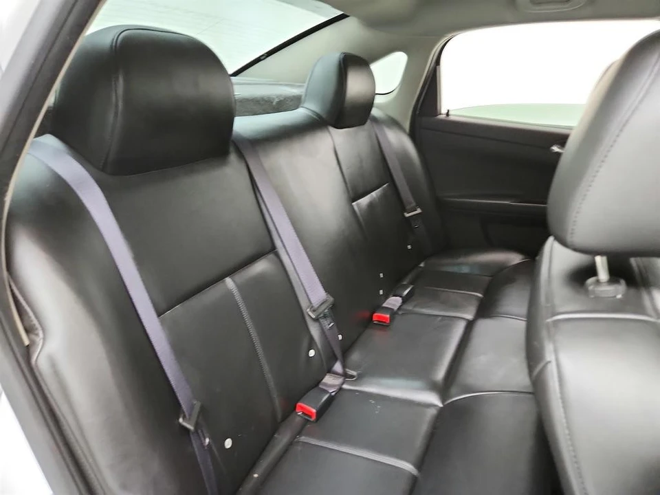 2016 Chevrolet Impala 9th Gen - Image 25 of 31